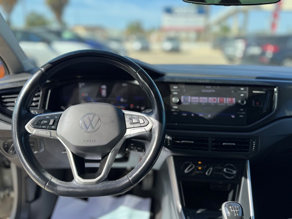 VOLKSWAGEN POLO TSI Confortline