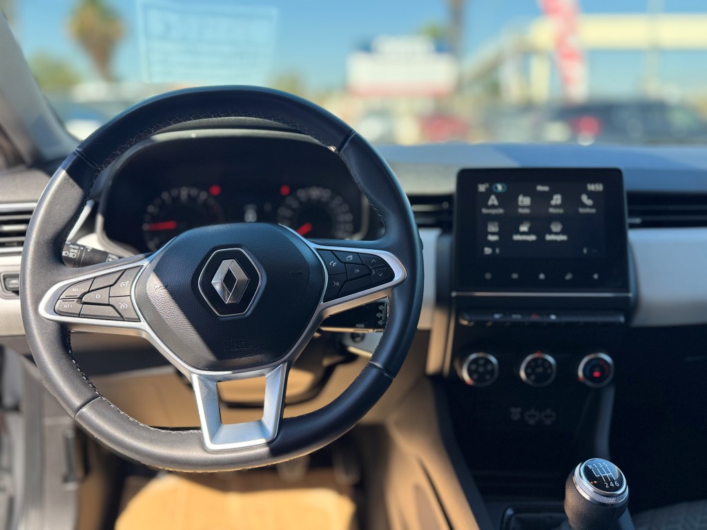 RENAULT  CLIO TCe Techno
